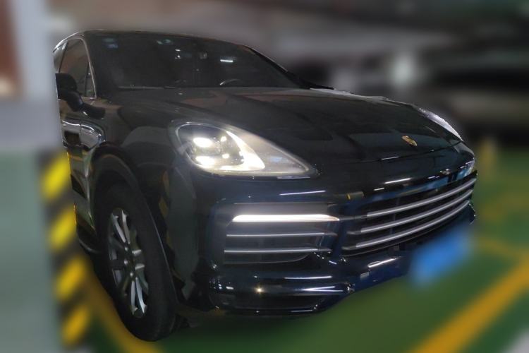 Used Porsche Cayenne 2019 Cayenne 3.0T Front Right 45 Deg