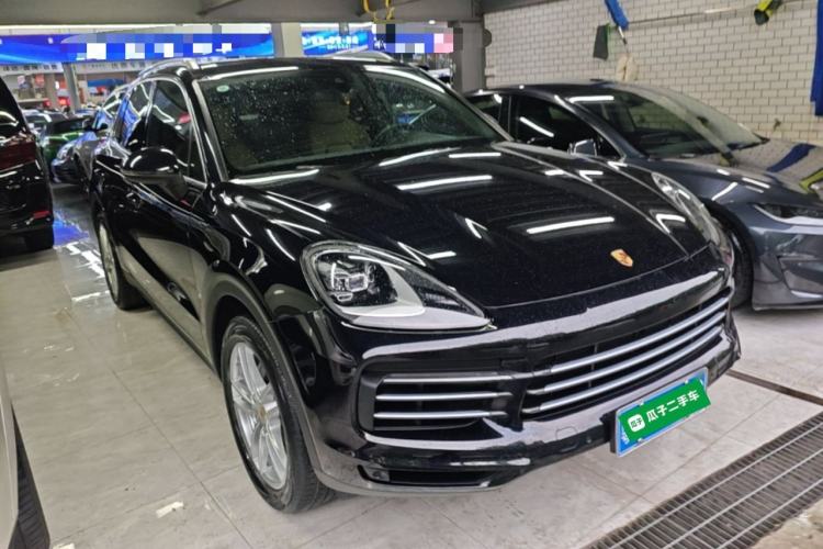 Used Porsche Cayenne 2019 Cayenne 3.0T Front Right 45 Deg