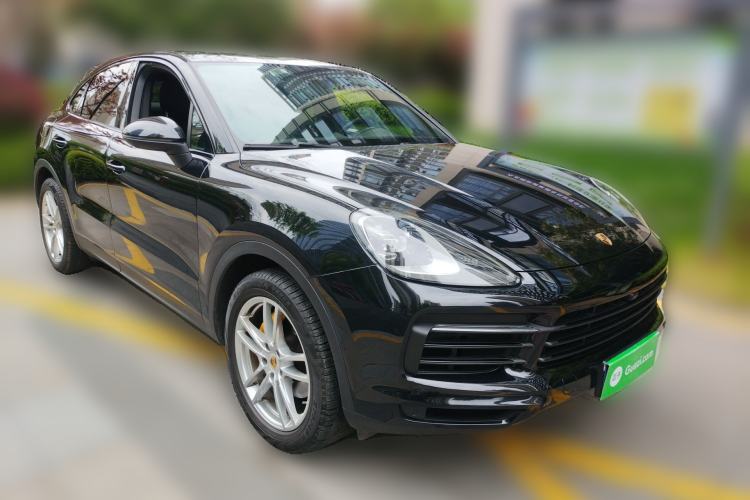 Used Porsche Cayenne 2019 Cayenne Coupé 3.0T Front Right 45 Deg