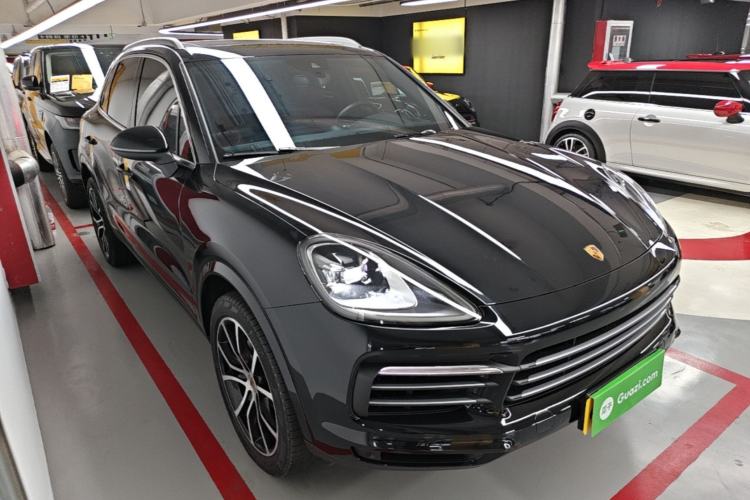 Used Porsche Cayenne 2019 Cayenne 3.0T Front Right 45 Deg