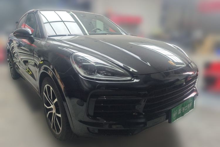 Used Porsche Cayenne 2019 Cayenne Coupé 3.0T Front Right 45 Deg