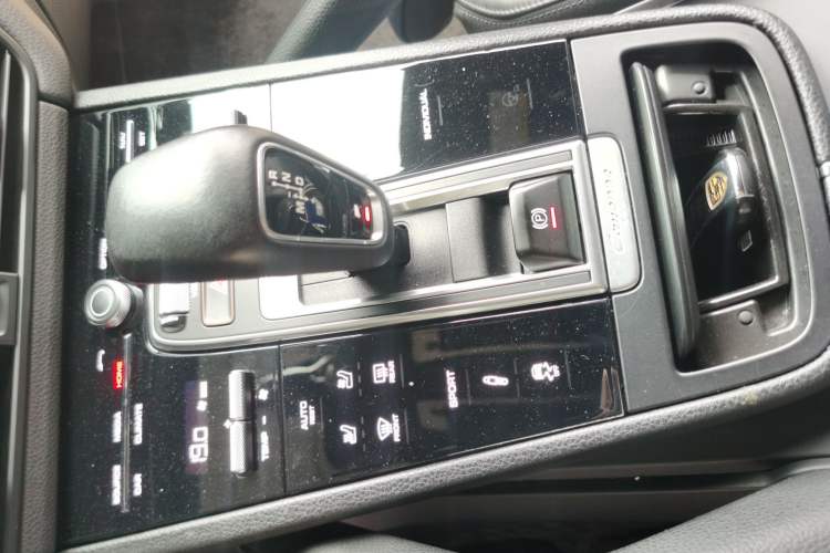 Used Porsche Cayenne 2019 Cayenne 3.0T Gear Lever