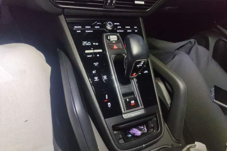 Used Porsche Cayenne 2019 Cayenne Coupé 3.0T Gear Lever
