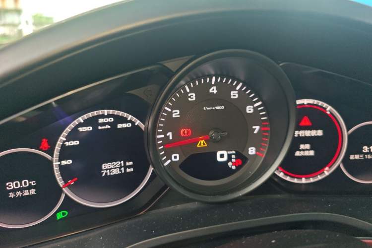 Used Porsche Cayenne 2019 Cayenne 3.0T Instrument Cluster