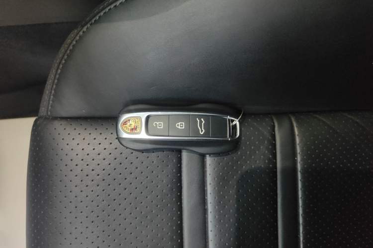 Used Porsche Cayenne 2019 Cayenne Coupé 3.0T Interior 1