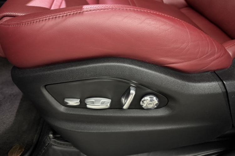 Used Porsche Cayenne 2019 Cayenne 3.0T Interior 1