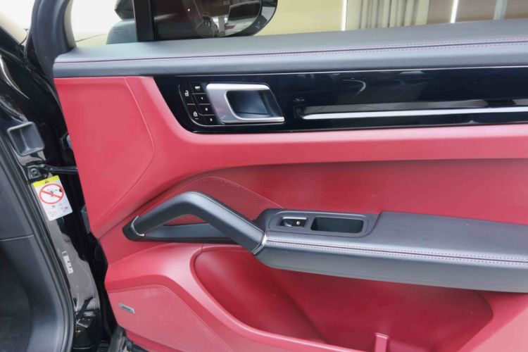 Used Porsche Cayenne 2019 Cayenne Coupé 3.0T Interior 10