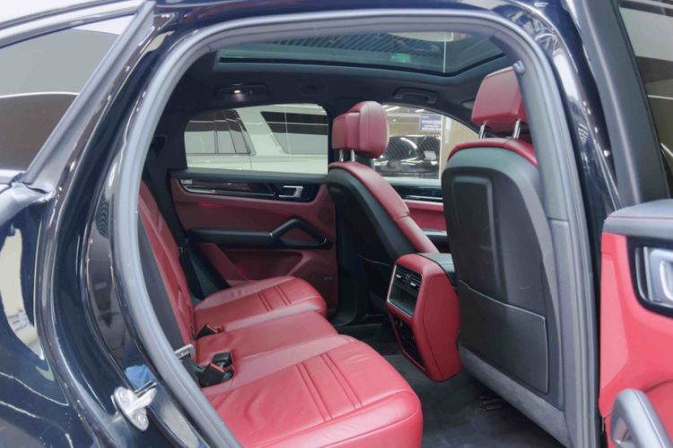Used Porsche Cayenne 2019 Cayenne Coupé 3.0T Interior 11