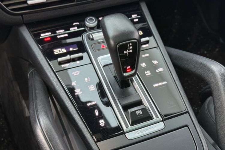 Used Porsche Cayenne 2019 Cayenne 3.0T Interior 13