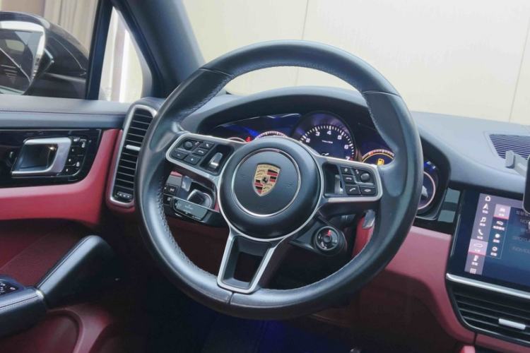 Used Porsche Cayenne 2019 Cayenne Coupé 3.0T Interior 2