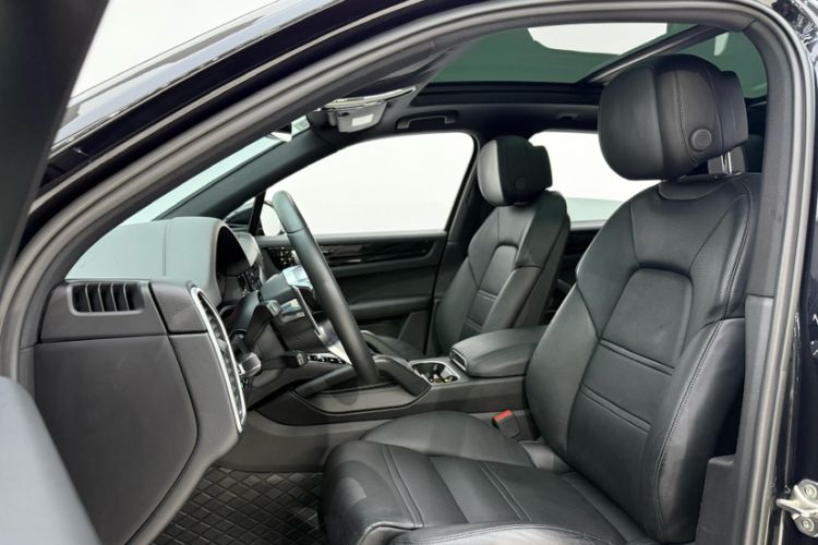 Used Porsche Cayenne 2019 Cayenne 3.0T Interior 6