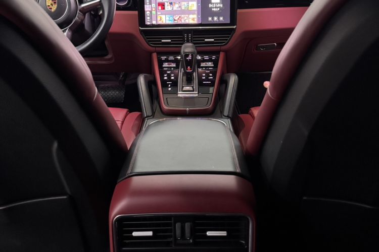 Used Porsche Cayenne 2019 Cayenne 3.0T Interior 9