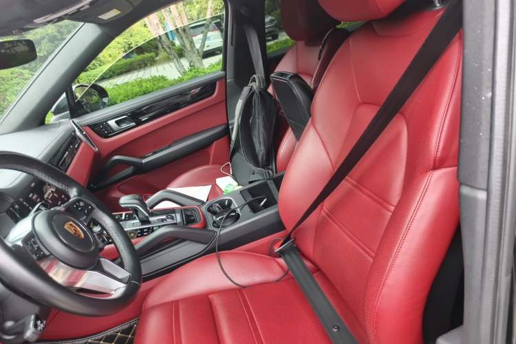 Used Porsche Cayenne 2019 Cayenne Coupé 3.0T Left Front Seat