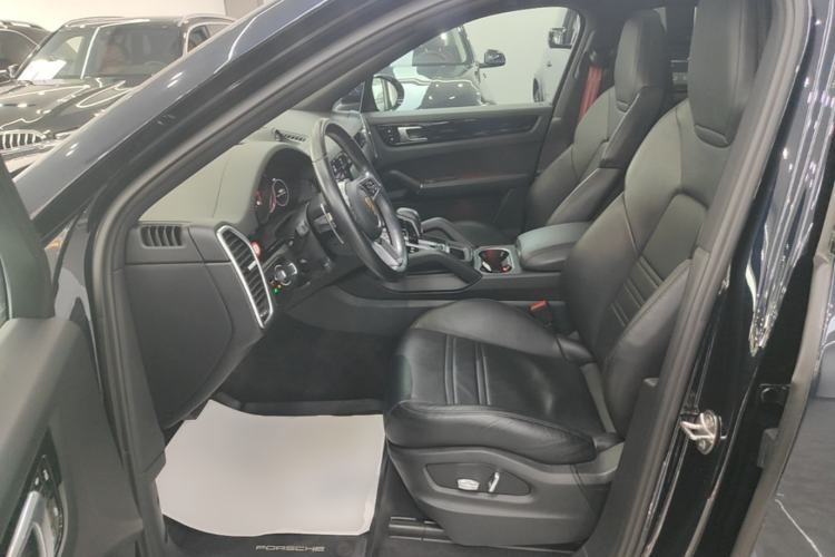 Used Porsche Cayenne 2019 Cayenne Coupé 3.0T Left Front Seat