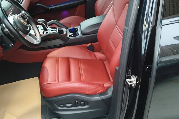Used Porsche Cayenne 2019 Cayenne Coupé 3.0T Left Front Seat
