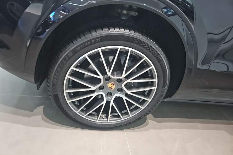 Used Porsche Cayenne 2019 Cayenne 3.0T Left Front Wheel Hub
