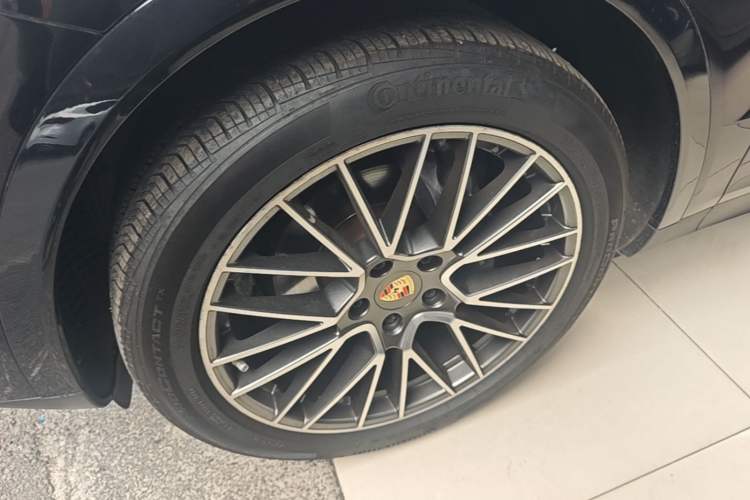 Used Porsche Cayenne 2019 Cayenne 3.0T Left Front Wheel Hub