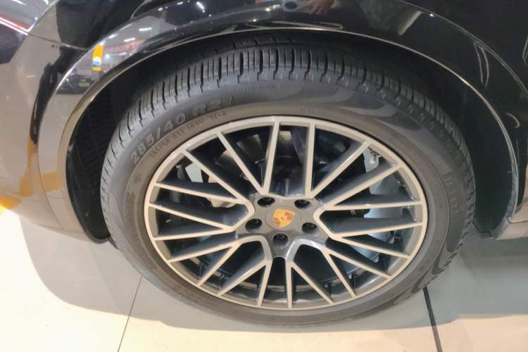 Used Porsche Cayenne 2019 Cayenne 3.0T Left Front Wheel Hub