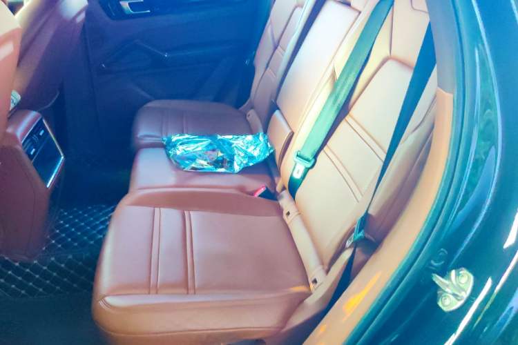 Used Porsche Cayenne 2019 Cayenne 3.0T Left Rear Seat