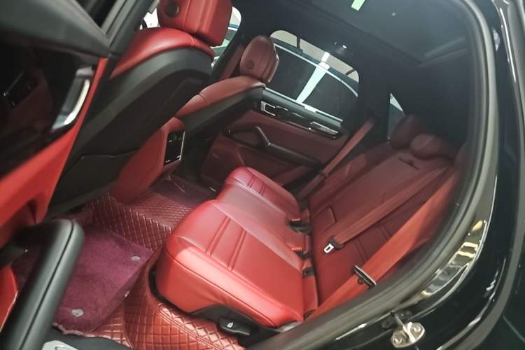 Used Porsche Cayenne 2019 Cayenne 3.0T Left Rear Seat