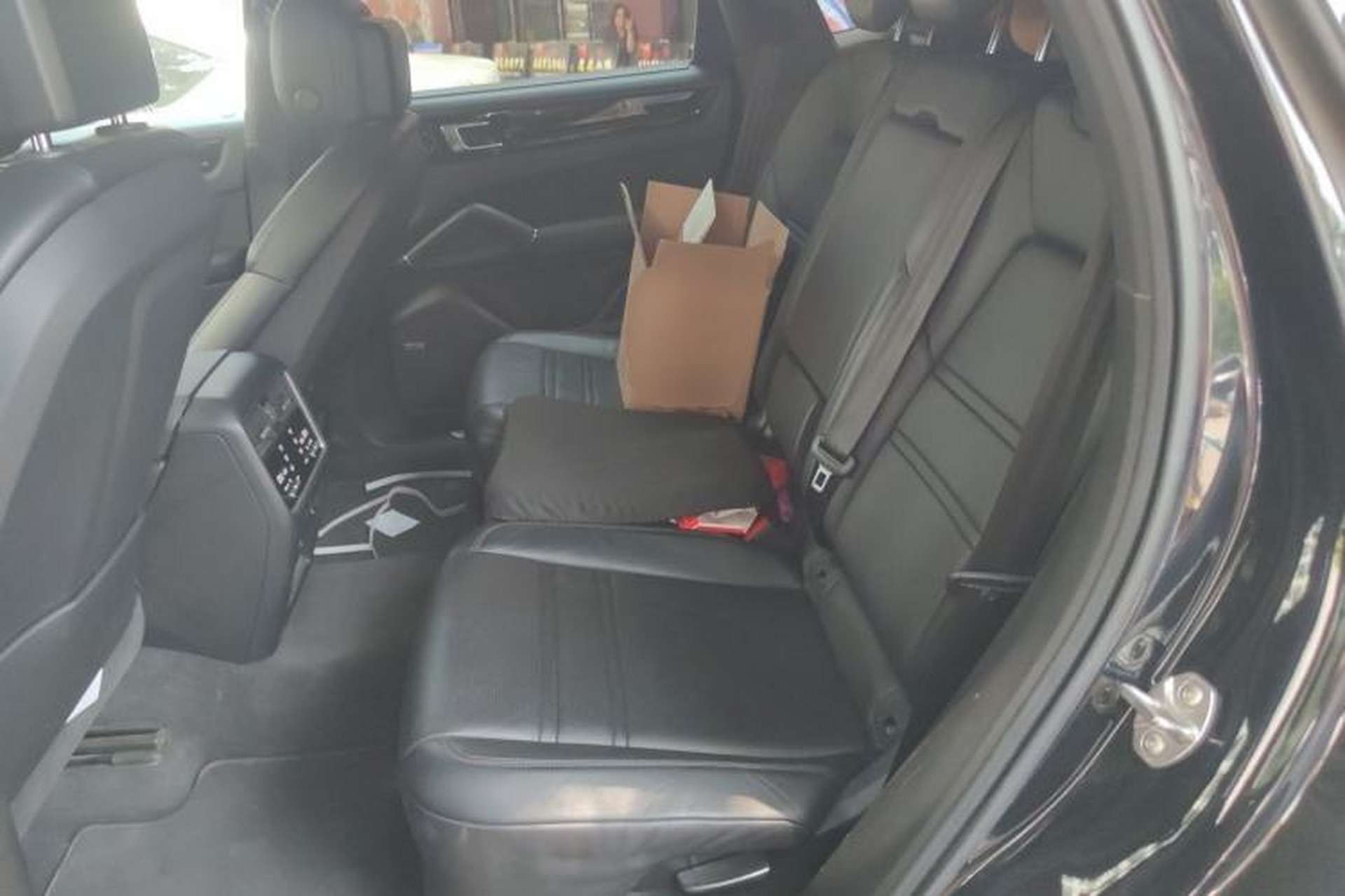 Used Porsche Cayenne 2019 Cayenne Coupé 3.0T Left Rear Seat