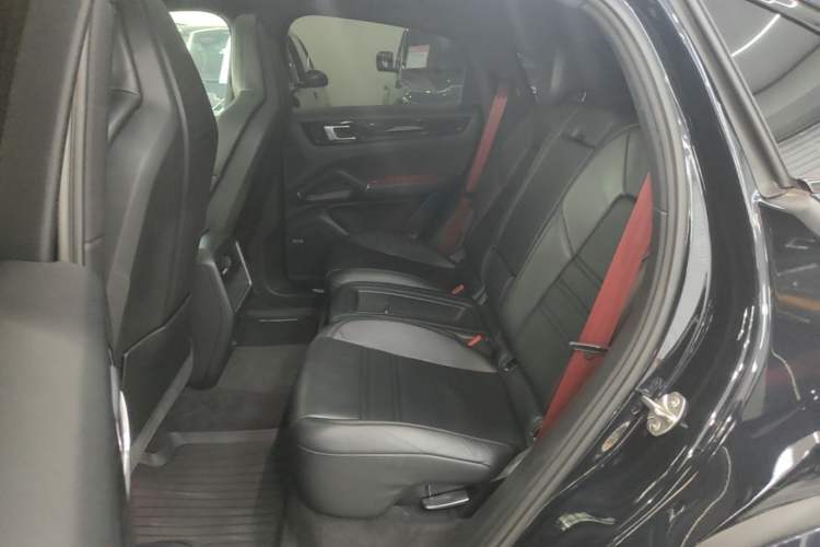 Used Porsche Cayenne 2019 Cayenne Coupé 3.0T Left Rear Seat