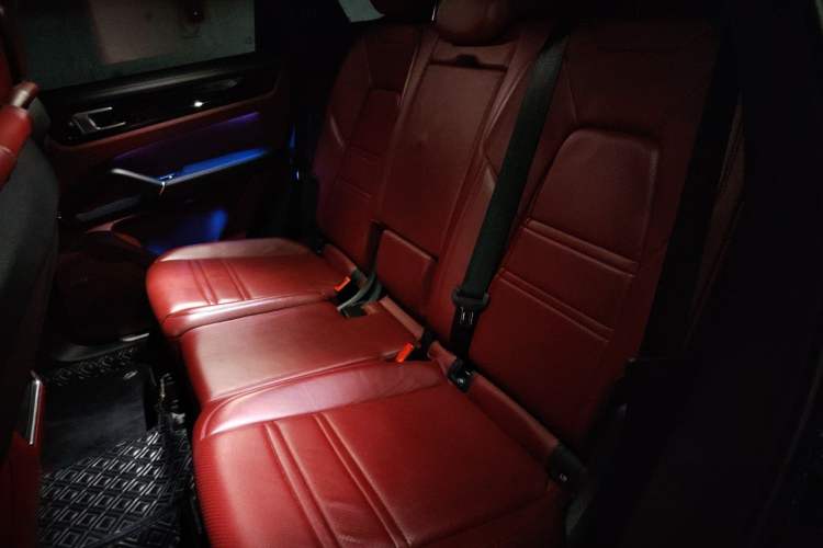 Used Porsche Cayenne 2019 Cayenne 3.0T Left Rear Seat