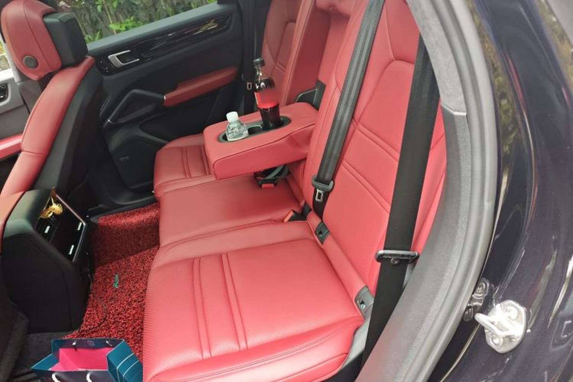 Used Porsche Cayenne 2019 Cayenne 3.0T Left Rear Seat