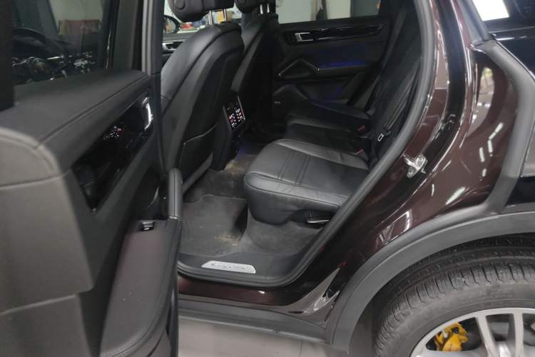 Used Porsche Cayenne 2019 Cayenne Coupé 3.0T Left Rear Seat