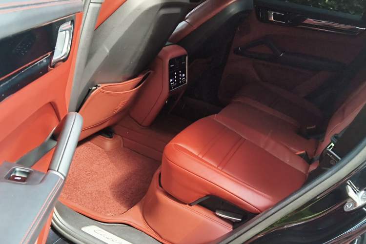 Used Porsche Cayenne 2019 Cayenne 3.0T Left Rear Seat