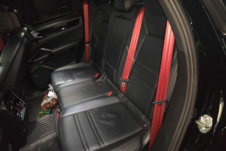 Used Porsche Cayenne 2019 Cayenne 3.0T Left Rear Seat