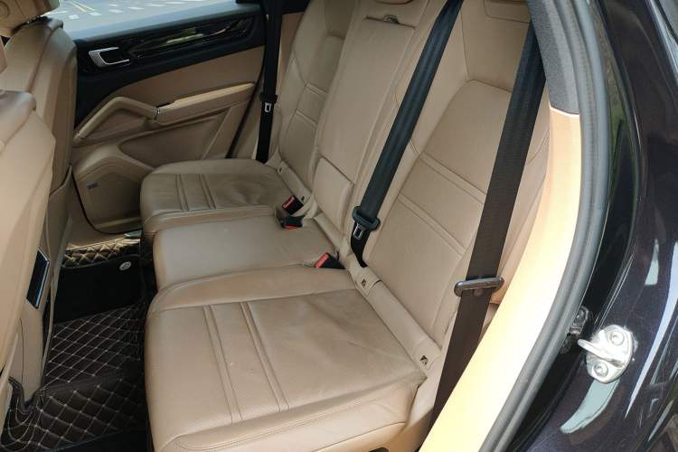 Used Porsche Cayenne 2019 Cayenne 3.0T Left Rear Seat