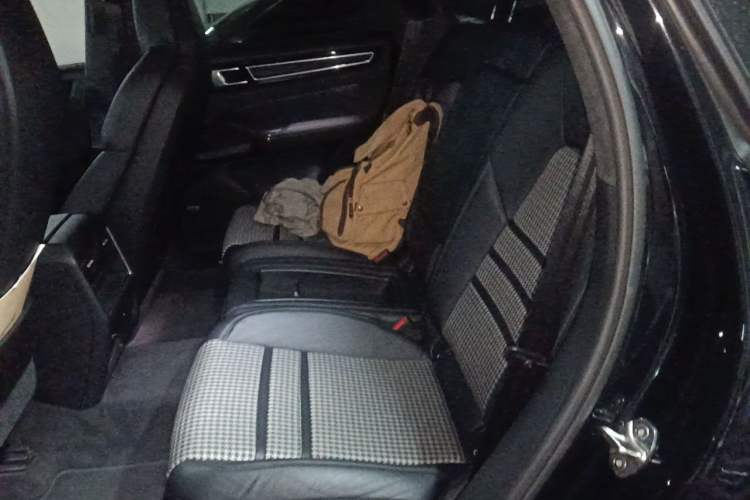 Used Porsche Cayenne 2019 Cayenne Coupé 3.0T Left Rear Seat