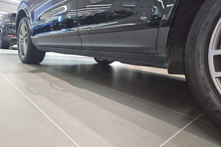 Used Porsche Cayenne 2019 Cayenne 3.0T Left Side Sill