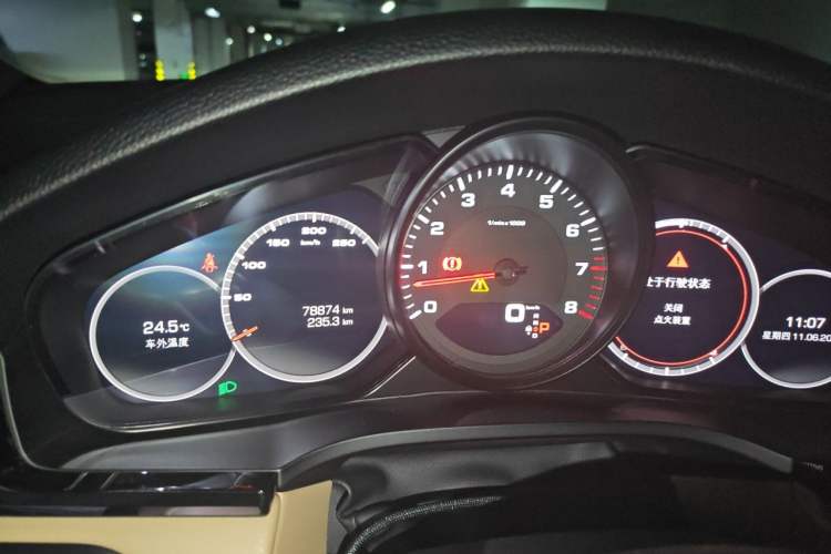 Used Porsche Cayenne 2019 Cayenne 3.0T Odometer Close Up