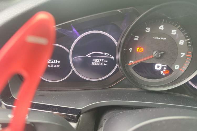 Used Porsche Cayenne 2019 Cayenne Coupé 3.0T Odometer Close Up
