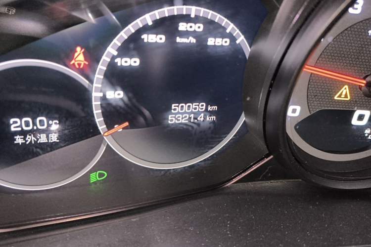 Used Porsche Cayenne 2019 Cayenne 3.0T Odometer Close Up