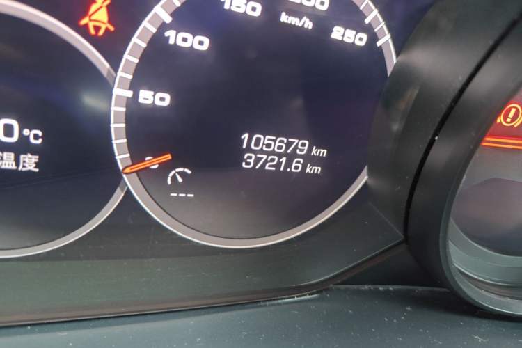 Used Porsche Cayenne 2019 Cayenne 3.0T Odometer Close Up