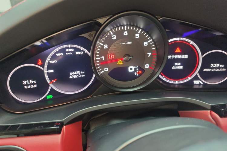 Used Porsche Cayenne 2019 Cayenne Coupé 3.0T Odometer Close Up