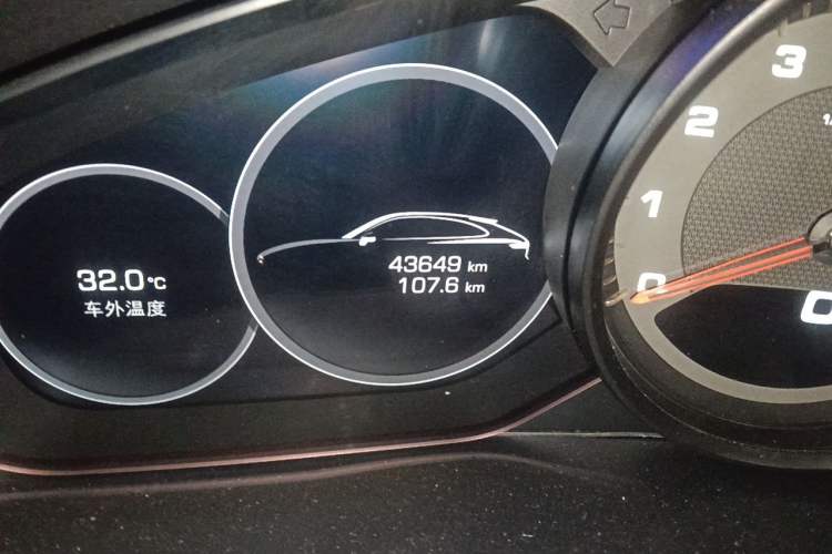 Used Porsche Cayenne 2019 Cayenne Coupé 3.0T Odometer Close Up