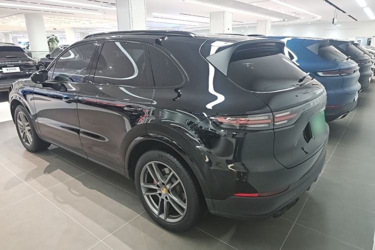 Used Porsche Cayenne 2019 Cayenne 3.0T Rear Left 45 Deg