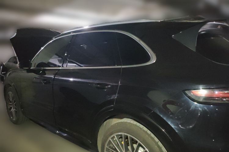 Used Porsche Cayenne 2019 Cayenne 3.0T Rear Left 45 Deg