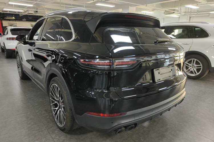 Used Porsche Cayenne 2019 Cayenne 3.0T Rear Left 45 Deg