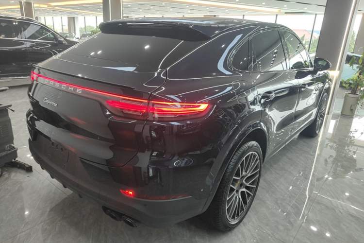 Used Porsche Cayenne 2019 Cayenne Coupé 3.0T Rear Right 45 Deg