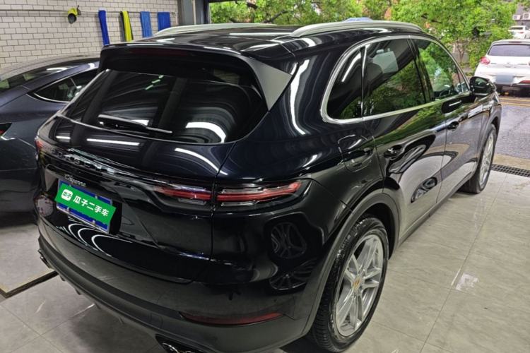Used Porsche Cayenne 2019 Cayenne 3.0T Rear Right 45 Deg