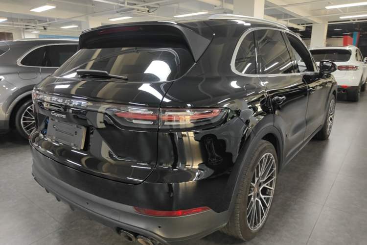 Used Porsche Cayenne 2019 Cayenne 3.0T Rear Right 45 Deg