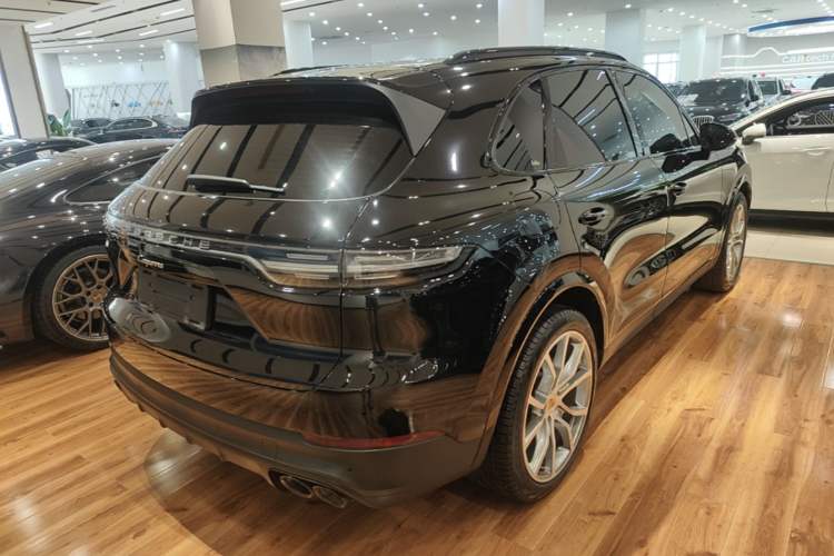 Used Porsche Cayenne 2019 Cayenne 3.0T Rear Right 45 Deg