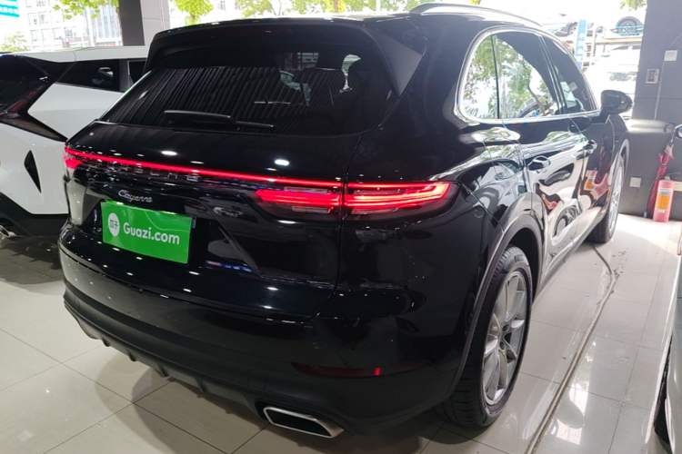 Used Porsche Cayenne 2019 Cayenne 3.0T Rear Right 45 Deg
