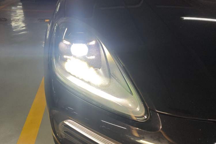 Used Porsche Cayenne 2019 Cayenne 3.0T Right Front Headlight