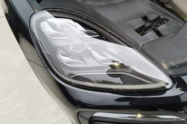 Used Porsche Cayenne 2019 Cayenne Coupé 3.0T Right Front Headlight